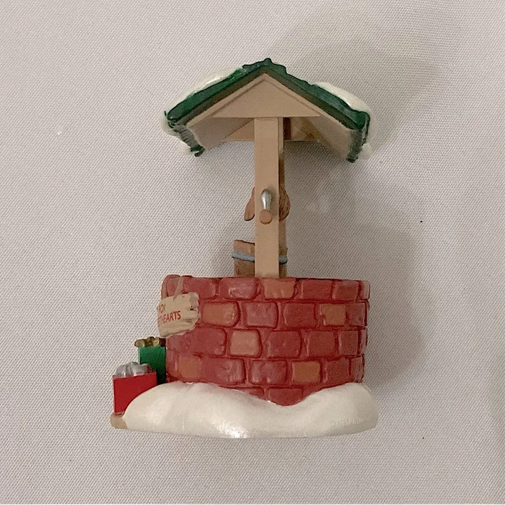 💚 Vintage Plastic Sweetheart Wishing Well Hallmark Keepsake Ornament